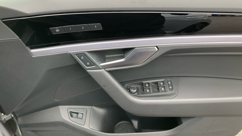 Volkswagen Touareg 3.0 V6 TDI 4Motion Black Edition 5dr Tip Auto Diesel Estate